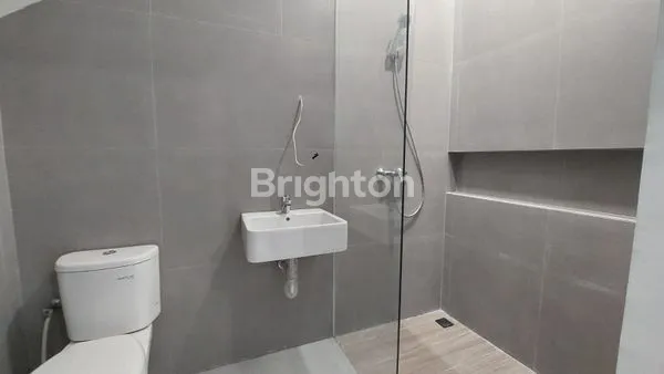 image RUMAH BARU GRESS DI KUTISARI INDAH DEKAT PETRA BISA KPR (3)