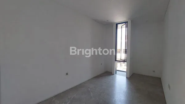 image RUMAH BARU GRESS DI KUTISARI INDAH DEKAT PETRA BISA KPR (8)