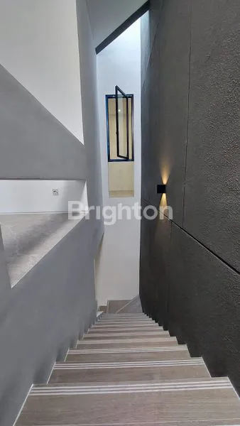 image RUMAH BARU GRESS DI KUTISARI INDAH DEKAT PETRA BISA KPR (4)