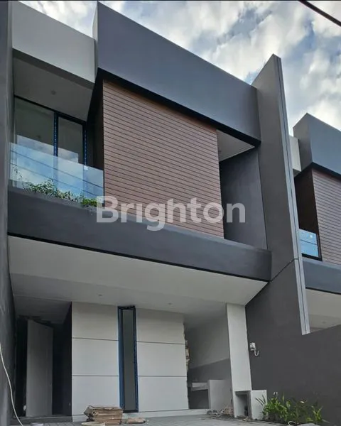 image RUMAH BARU GRESS DI KUTISARI INDAH DEKAT PETRA BISA KPR (1)