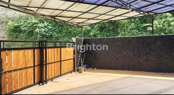 image RUMAH BESAR FULL RENOV HOEK 2 LANTAI FLUORITE SERPONG PARK JELUPANG (2)