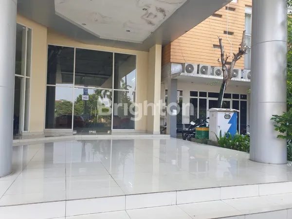 image RUKO 3 LANTAI TERAWAT SIAP PAKAI (1)