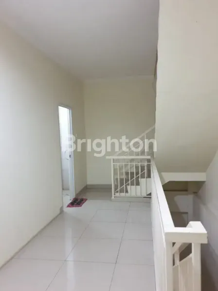 image RUKO 3 LANTAI TERAWAT SIAP PAKAI (7)