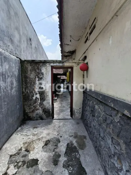 image RUMAH HITUNG TANAH DI SIMPANG LIMA GUMUL KEDIRI (4)