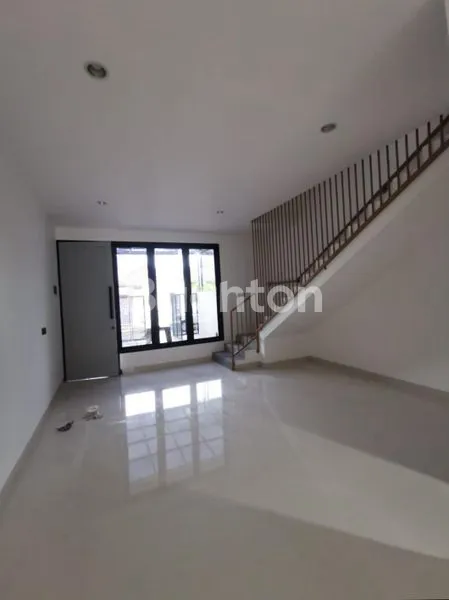 image RUMAH BARU MINIMALIS GOOD CONDITION DI PONDOK CANDRA SIDOARJO (2)