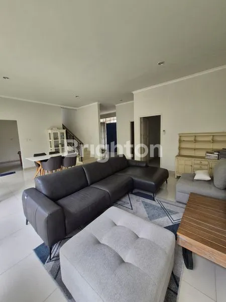 image RUMAH MEWAH DAN BAGUS  DI MENAGGIO GADING SERPONG (7)