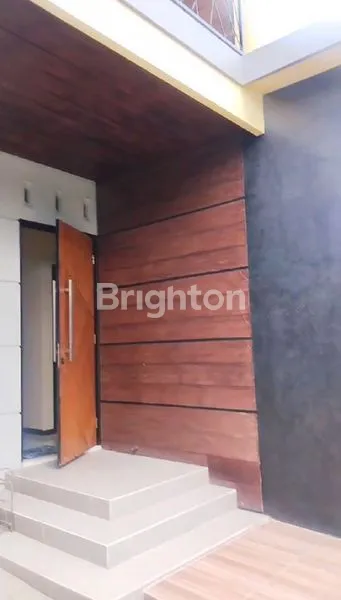 image *RUMAH 2 LANTAI CANTIK SIAP HUNI, MODERN MINIMALIS, DEKAT BANDARA ABDUL RACHMAN SALEH, SAPTORENGGO, PAKIS, MALANG, JAWA TIMUR* (2)