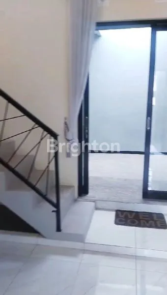 image *RUMAH 2 LANTAI CANTIK SIAP HUNI, MODERN MINIMALIS, DEKAT BANDARA ABDUL RACHMAN SALEH, SAPTORENGGO, PAKIS, MALANG, JAWA TIMUR* (4)