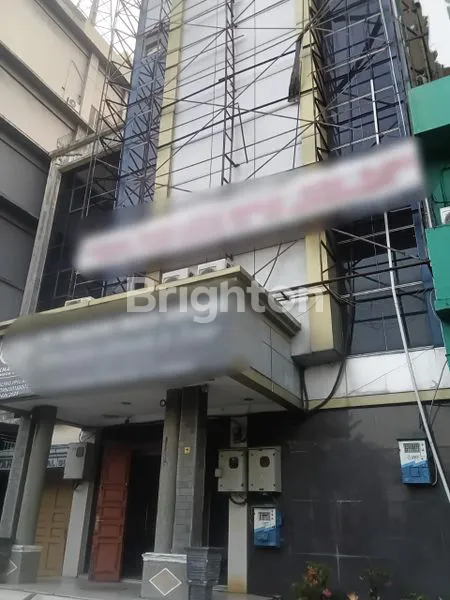 GEDUNG DI ISKANDAR MUDA MEDAN