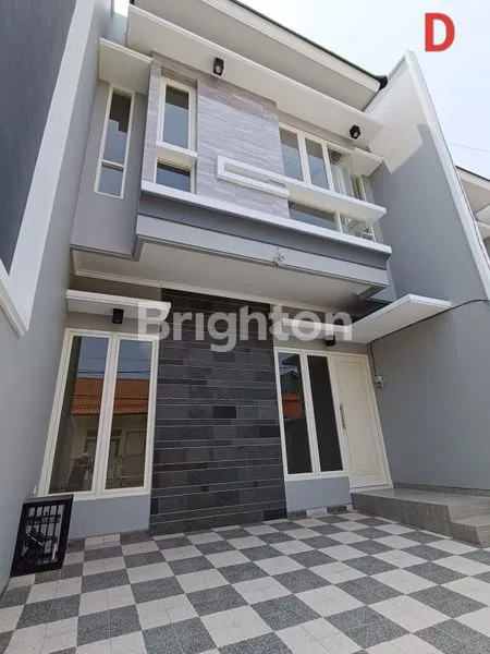 image BARU MINIMALIS 2 LANTAI DEKAT RAYA JEMURSARI ! JUAL JEMURSARI TIMUR (1)