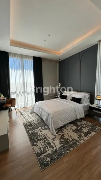 image RUMAH MEWAH 3 LANTAI DENGAN LIFT & FULL MARBLE IMPORT, CLUSTER TRESOR, BSD CITY, TANGERANG (6)