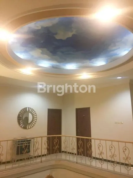 image RUMAH ARTISTIK 2 LT SUTOREJO PRIMA SEMI FURNISHED (8)