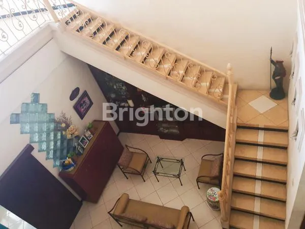 image RUMAH ARTISTIK 2 LT SUTOREJO PRIMA SEMI FURNISHED (6)