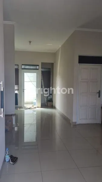 image DI JUAL RUMAH RAPI TERAWAT (8)