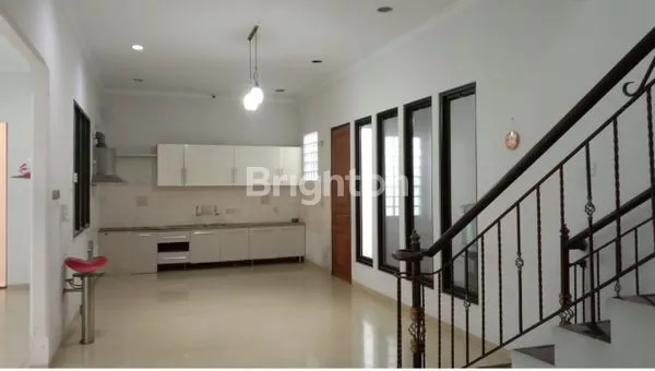 image RUMAH DIMANAHAN, SIAP PAKAI KONDISI ISTIMEWA, COCOK UTK SULTAN MUDA (2)