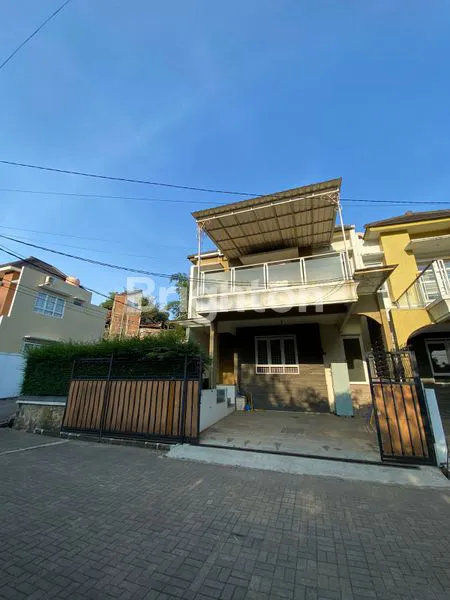 image RUMAH CANTIK DUA LANTAI SIAP HUNI (8)