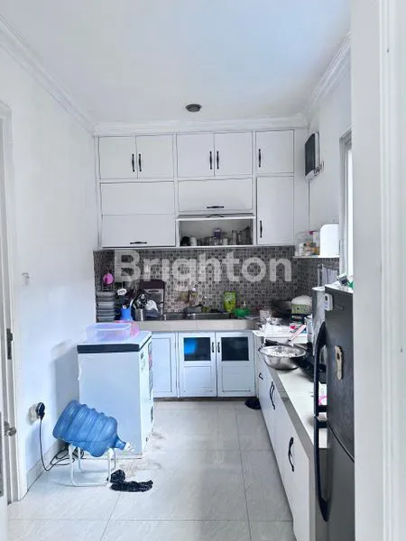 image RUMAH MEWAH 3,5 LANTAI SERPONG LOKASI STRATEGIS (3)