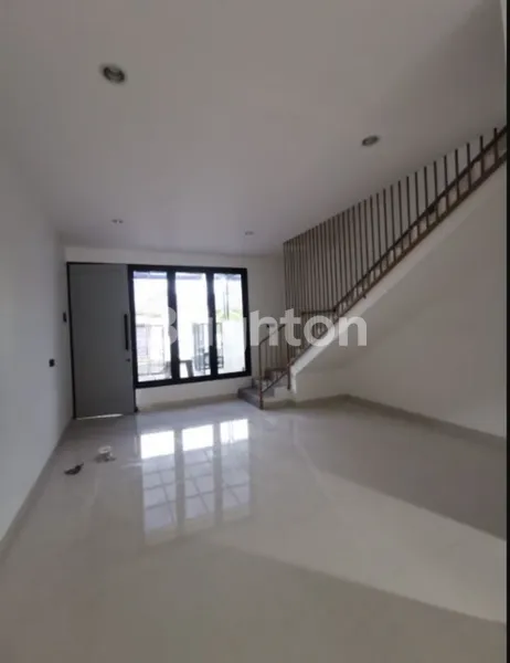 image RUMAH 2 LANTAI BARU GRESS DEKAT MERR JUANDA KUTISARI JEMURSARI NGINDEN GUNUNG ANYAR UPN UBAYA PONDOK CHANDRA PETRA ACITYA (4)