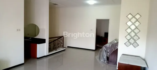 image CIAMIKK RUMAH 2 LANTAI TERAWAT DUKUH KUPANG TIMUR !! (6)