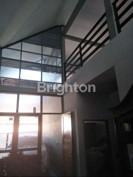 image KERTEN, PURWOSARI, SURAKARTA, RUMAH KLASIK 2 LANTAI, UKURAN STANDAR, AKSES KE MALL DAN KE STASIUN HANYA 5 MENIT (6)