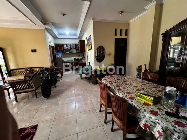 image RUMAH BESAR 2 LANTAI NON FURNISHED DI JAKARTA TIMUR (4)