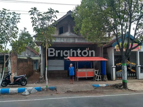 image <br />
<br />
_*LAHAN + BANGUNAN PINGGIR JALAN RAYA JALUR PROVINSI NGANJUK KOTA, LEBAR 7 M², PANJANG 30 SIAP UNTUNG*_ <br />
<br />
 (1)