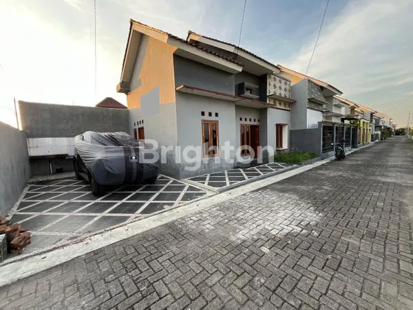 image RUMAH CLUSTER 1 LANTAI STRATEGIS DEKAT TUGU DAN LUWES KARTASURA (1)
