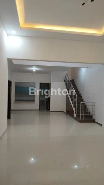 image FOR RENT RUMAH 2,5 LANTAI MINIMALIS BARATA JAYA (6)