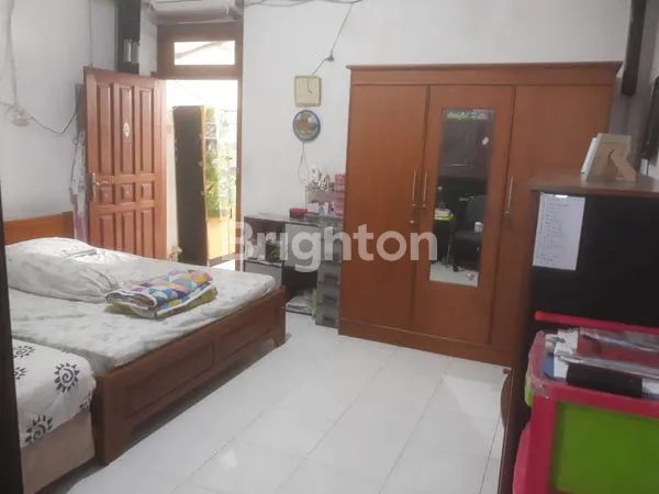 image RUKO 3 LANTAI PINGGIR JALAN UTAMA RENON PUSAT BISNIS (6)
