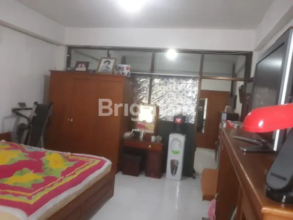 image RUKO 3 LANTAI PINGGIR JALAN UTAMA RENON PUSAT BISNIS (3)