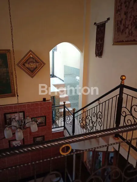 image RUMAH 2 LANTAI TERAWAT SIAP HUNI (7)