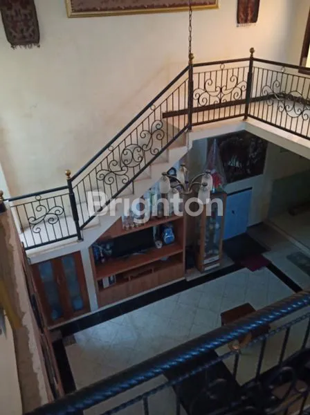 image RUMAH 2 LANTAI TERAWAT SIAP HUNI (8)