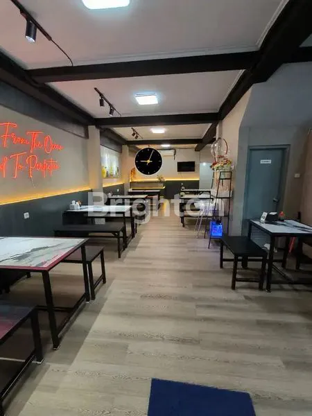 image SEWA KONTRAK RUKO EX RESTO DI RAYA KUPANG JAYA SUDAH RENOVASI, ADA RUANG VIP, SIAP PAKAI, BONUS MEJA KASIR (2)