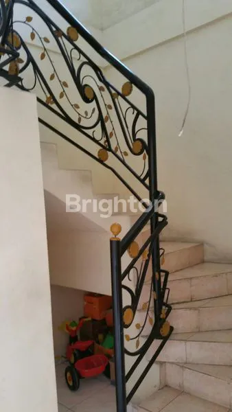 image DISEWAKAN RUMAH DENGAN HALAMAN LUAS LOKASI STRATEGIS (3)