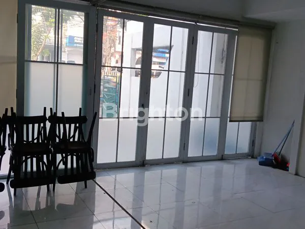 image RUMAH DI LANTAI 1 ADA RUANG LUAS UTK TEMPAT USAHA DI BINTARO (5)