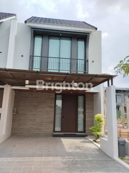 image RUMAH BARU GRESS DI CITRALAND CRYSTAL GOLF SURABAYA BARAT (1)