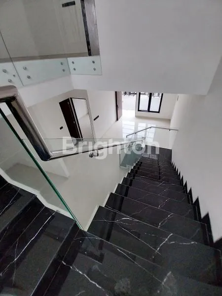 image RUMAH MEWAH BARU GRESS, DARMO PERMAI TIMUR (3)