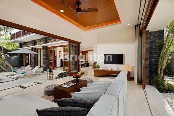 image FULLY FURNISH TRADISIONAL MODERN VILLAS WITH MODERN STALLE (4)