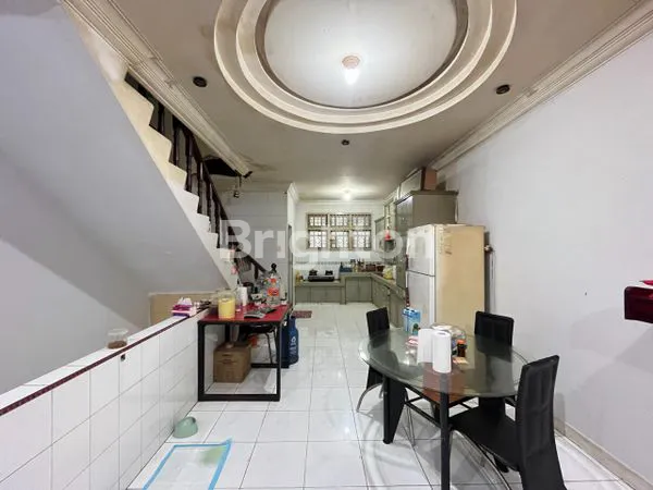 image DIJUAL CEPAT DIBAWAH NJOP RUKO SIAP HUNI 3,5 LANTAI DI JALAN ANSARI MEDAN (3)