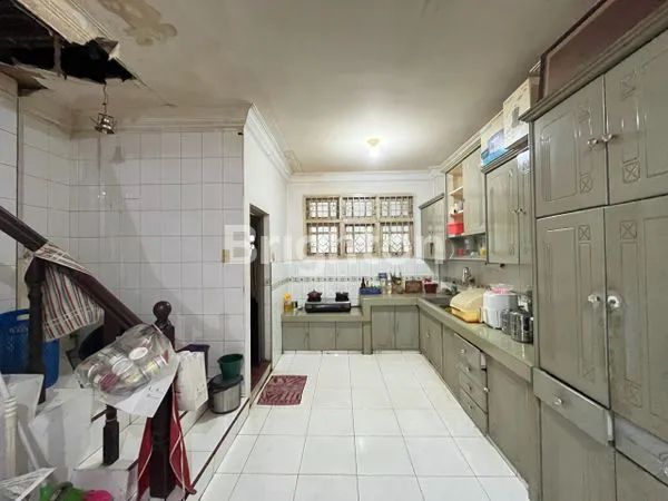 image DIJUAL CEPAT DIBAWAH NJOP RUKO SIAP HUNI 3,5 LANTAI DI JALAN ANSARI MEDAN (4)