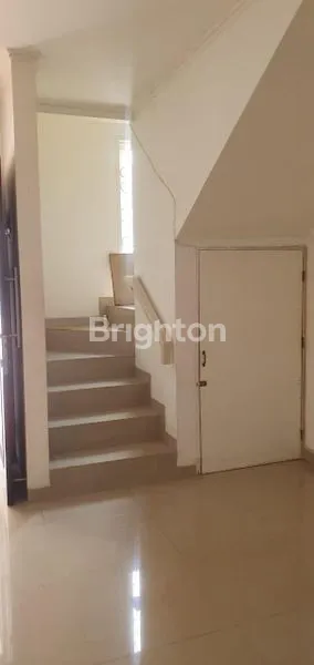 image RUMAH SUPER HOMEY SUVARNA SUTRA CLUSTER ELYSIA (4)