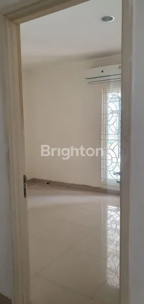 image RUMAH SUPER HOMEY SUVARNA SUTRA CLUSTER ELYSIA (5)