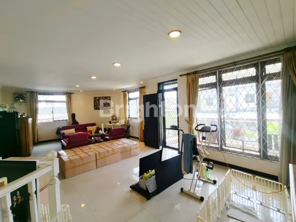 image RUMAH HOEK DURI KEPA JAKARTA BARAT BEBAS BANJIR SEMI FURNISH (8)