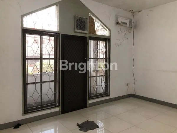 image RUMAH 2 LANTAI TAMAN COSMOS JAKARTA BARAT (2)