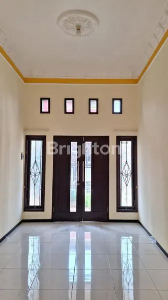 image RUMAH BAGUS MODERN LOKASI STRATEGIS DEKAT KULINER, KAMPUS DLL DI SUKUN KOTA MALANG (2)