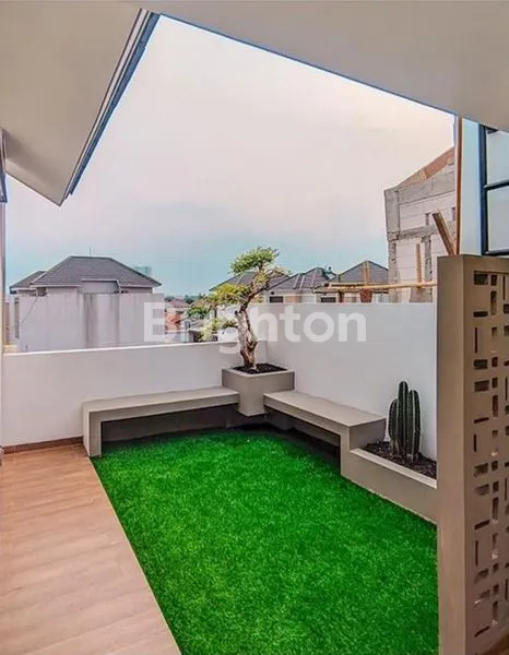 image DIJUAL RUMAH 3 LANTAI MEBIN (5)