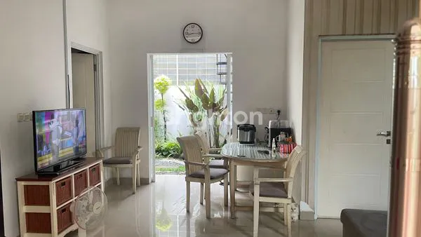 image HUNIAN MEWAH SEMI FURNISHED BERGAYA MINIMALIS DAN STRATEGIS DI KAWASAN DEPOK (8)