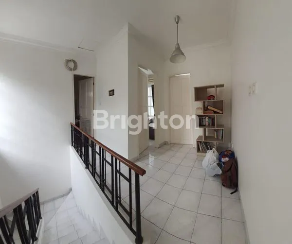 image RUMAH DUA LANTAI DI KAWASAN KOMPLEK PERUMAHAN LEGENDA WISATA CLUSTER PICASSO CIBUBUR  (7)