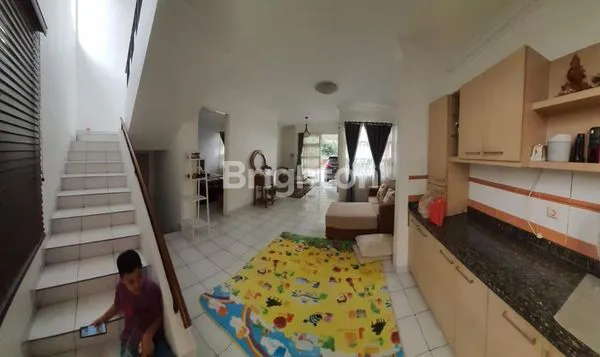 image RUMAH DUA LANTAI DI KAWASAN KOMPLEK PERUMAHAN LEGENDA WISATA CLUSTER PICASSO CIBUBUR  (6)