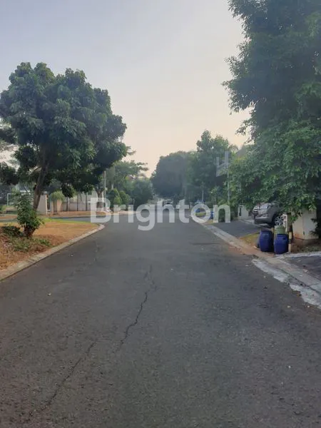 image RUMAH DUA LANTAI DI KAWASAN KOMPLEK PERUMAHAN LEGENDA WISATA CLUSTER PICASSO CIBUBUR  (3)